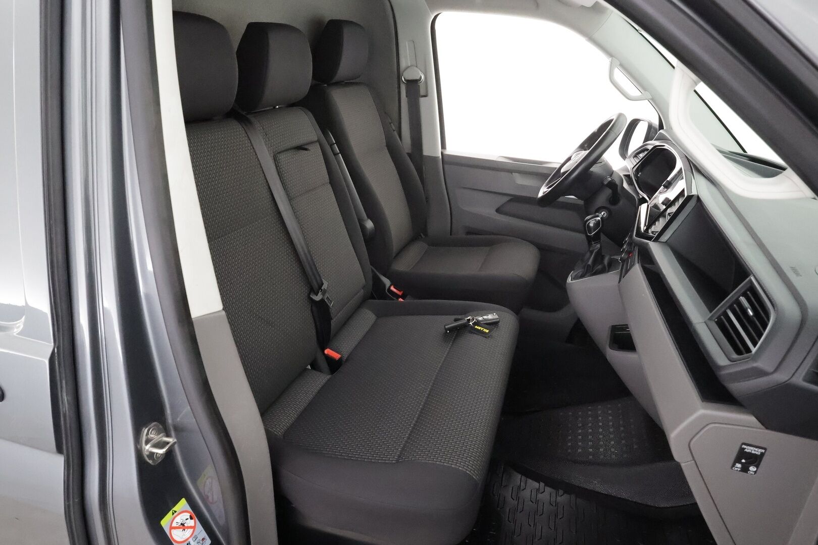 Volkswagen Transporter 2020 umpipakettiauto Pitkä 2,0 TDI 110 kW DSG * ACC / Webasto / P.Kamera LED /  Navi * - Kahdet renkaat