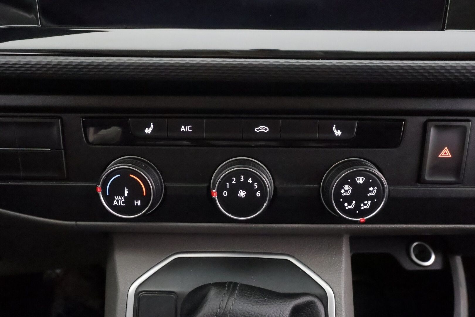 Volkswagen Transporter 2020 umpipakettiauto Pitkä 2,0 TDI 110 kW DSG * ACC / Webasto / P.Kamera LED /  Navi * - Kahdet renkaat