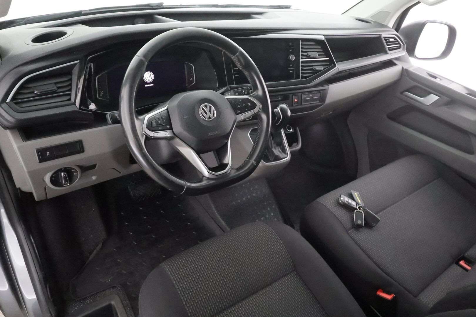 Volkswagen Transporter 2020 umpipakettiauto Pitkä 2,0 TDI 110 kW DSG * ACC / Webasto / P.Kamera LED /  Navi * - Kahdet renkaat