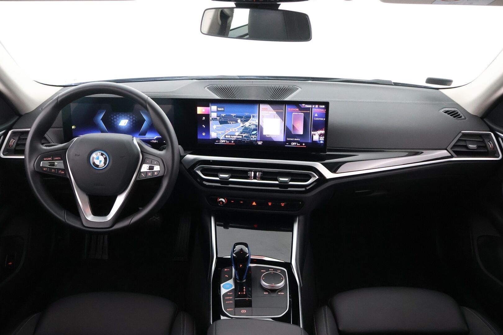 BMW i4 2022 83kWh, eDrive40 - 3,99 % KORKOTARJOUS TÄHÄN AUTOON - Peruutuskamera / Puolinahkasisusta / Sporttipenkit / Professional Navi / Apple&Android / Merkkihuollot