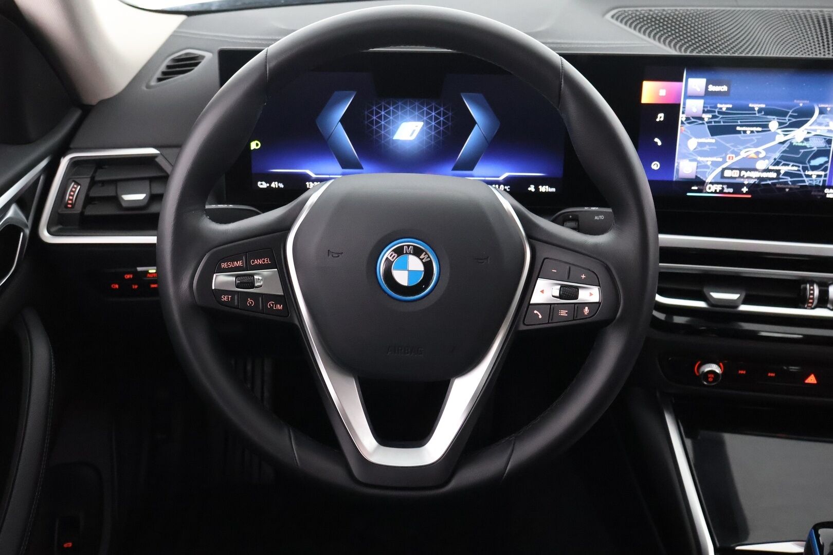 BMW i4 2022 83kWh, eDrive40 - 3,99 % KORKOTARJOUS TÄHÄN AUTOON - Peruutuskamera / Puolinahkasisusta / Sporttipenkit / Professional Navi / Apple&Android / Merkkihuollot