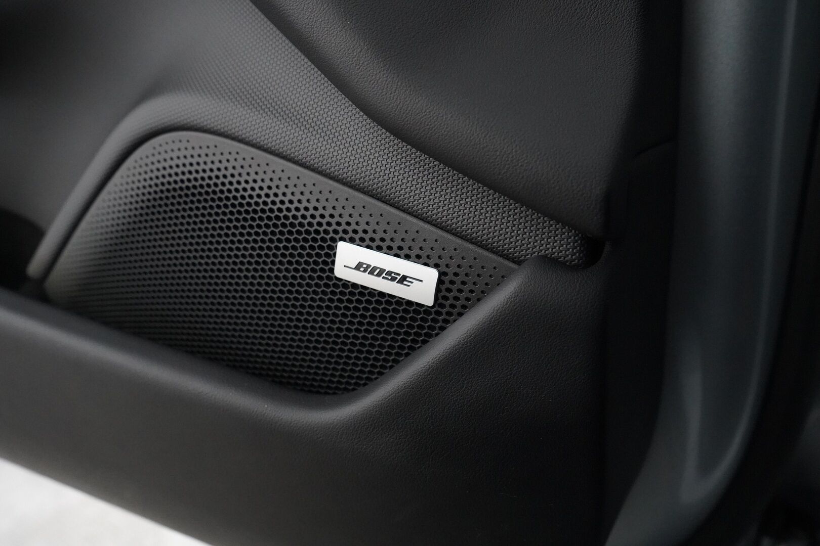 Porsche Taycan 2021 4S 420kW Performance Battery Plus * ACC / Bose / Muistipenkki / Apukuskin näyttö / Panorama / Peruutuskamera / Keyless * - Akku kuntotarkastettu / Merkkihuollettu, viimeisin huolto 59tkm / 2x vanteet