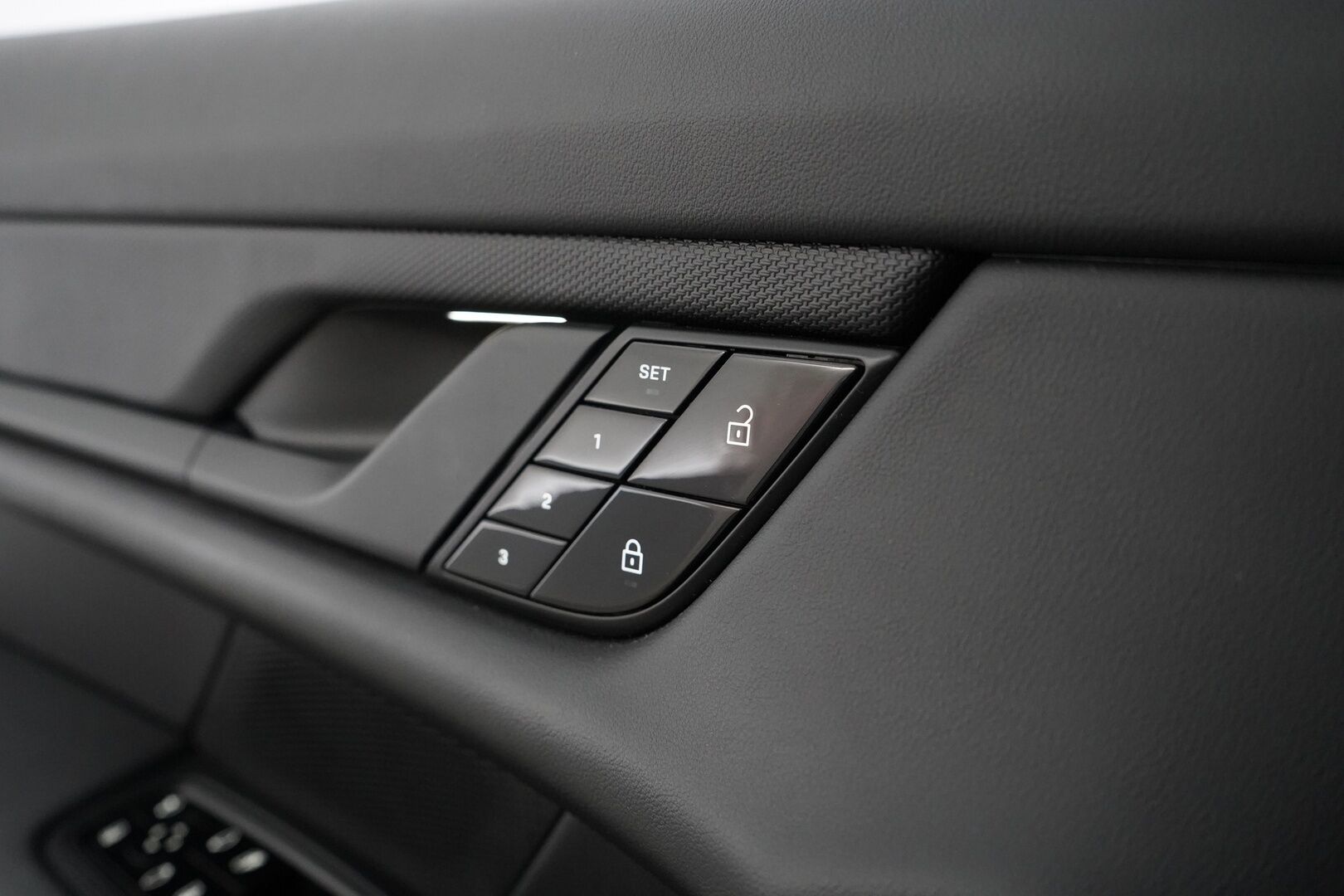 Porsche Taycan 2021 4S 420kW Performance Battery Plus * ACC / Bose / Muistipenkki / Apukuskin näyttö / Panorama / Peruutuskamera / Keyless * - Akku kuntotarkastettu / Merkkihuollettu, viimeisin huolto 59tkm / 2x vanteet