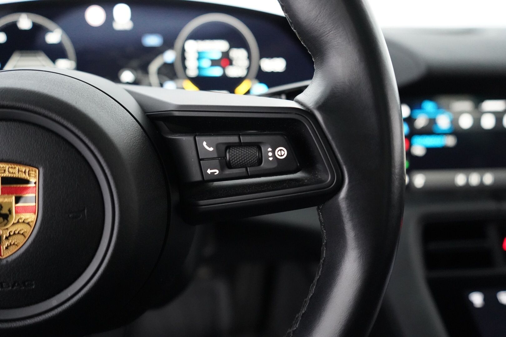 Porsche Taycan 2021 4S 420kW Performance Battery Plus * ACC / Bose / Muistipenkki / Apukuskin näyttö / Panorama / Peruutuskamera / Keyless * - Akku kuntotarkastettu / Merkkihuollettu, viimeisin huolto 59tkm / 2x vanteet