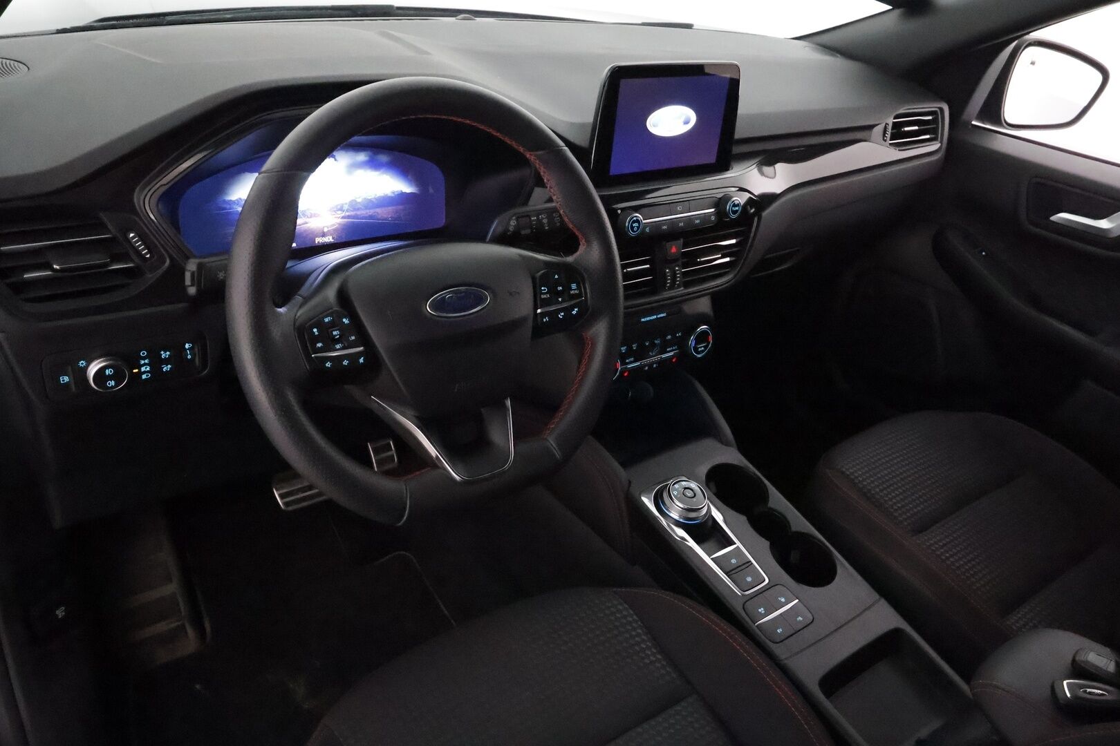 Ford Kuga 2021 (NW):	2,5 Ladattava hybridi (PHEV) 225hv CVT FWD ST-Line 5-ovinen / Digimittaristo / Adapt.Vakkari / - Keyless / Kaistavahti / Navi / 