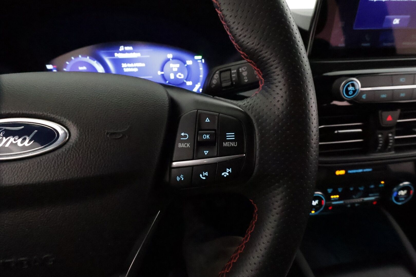 Ford Kuga 2021 (NW):	2,5 Ladattava hybridi (PHEV) 225hv CVT FWD ST-Line 5-ovinen / Digimittaristo / Adapt.Vakkari / - Keyless / Kaistavahti / Navi / 
