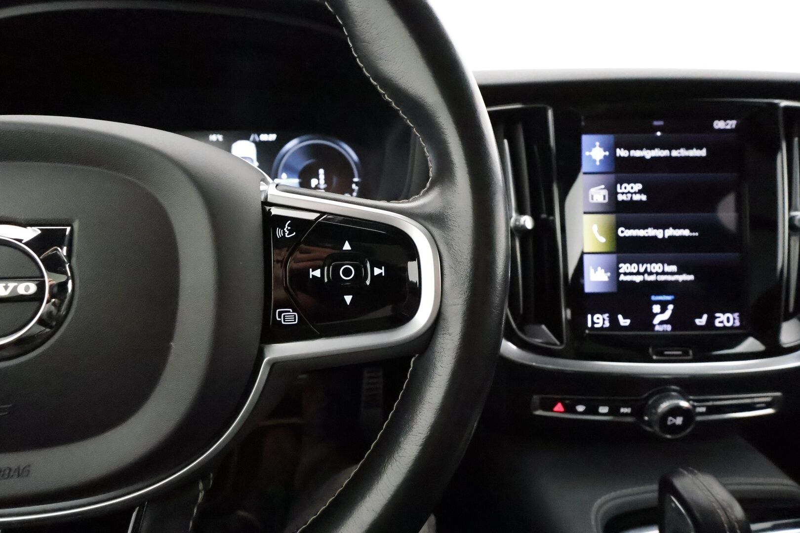 Volvo V60 2021 T6 TwE AWD R-Design aut **Panorama / Pa-lämmitin / Koukku / Adapt. vakkari / Muistipenkki / P.Kamera** - * Siisti R-Design hyvällä akkutestillä, AVILOO SoH arvo 86% *