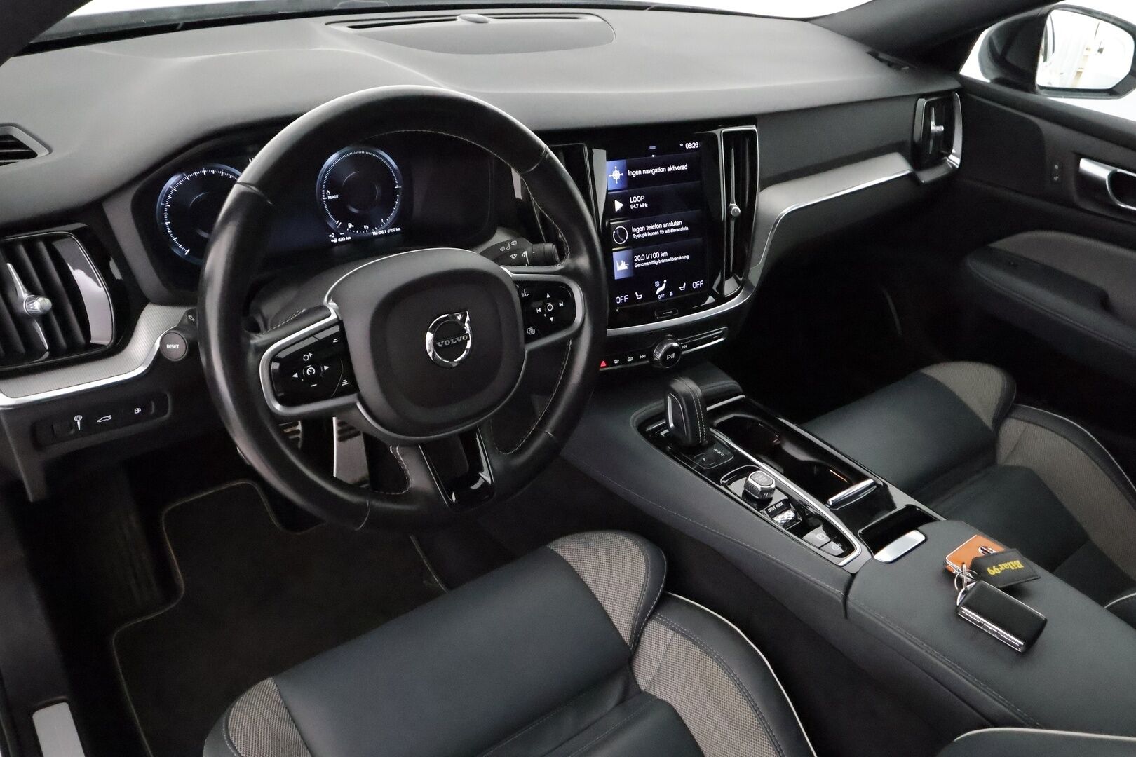 Volvo V60 2021 T6 TwE AWD R-Design aut **Panorama / Pa-lämmitin / Koukku / Adapt. vakkari / Muistipenkki / P.Kamera** - * Siisti R-Design hyvällä akkutestillä, AVILOO SoH arvo 86% *