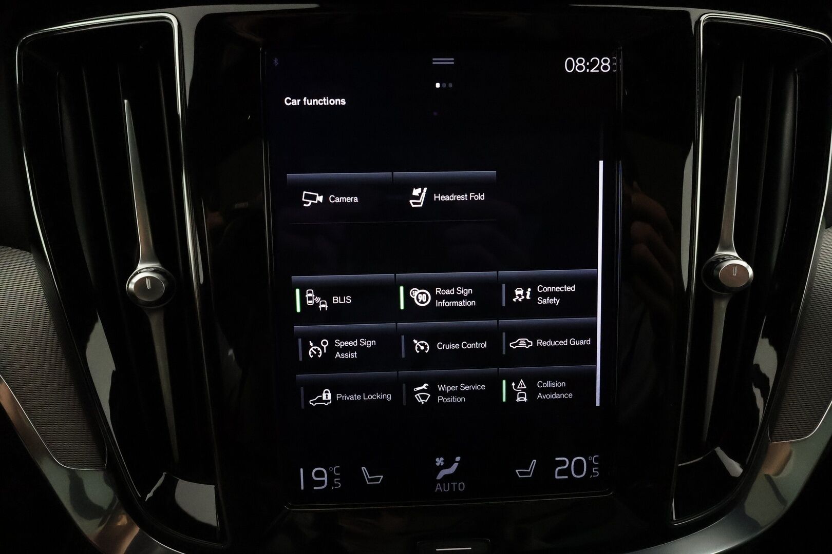 Volvo V60 2021 T6 TwE AWD R-Design aut **Panorama / Pa-lämmitin / Koukku / Adapt. vakkari / Muistipenkki / P.Kamera** - * Siisti R-Design hyvällä akkutestillä, AVILOO SoH arvo 86% *