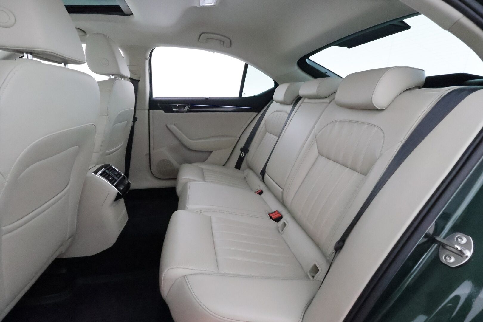 SKODA SUPERB 2021 1.4 TSI PHEV L&K iV DSG *Canton / Panorama / Digimittaristo / Webasto / Koukku / Adapt.vakkari / Ilmastoidut penkit* - Merkkihuollettu / Kahdet renkaat aluvanteilla
