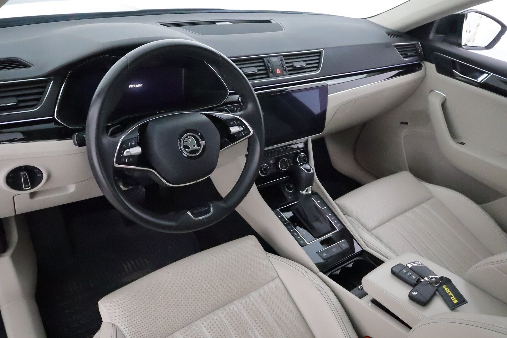 SKODA SUPERB 2021 1.4 TSI PHEV L&K iV DSG *Canton / Panorama / Digimittaristo / Webasto / Koukku / Adapt.vakkari / Ilmastoidut penkit* - Merkkihuollettu / Kahdet renkaat aluvanteilla