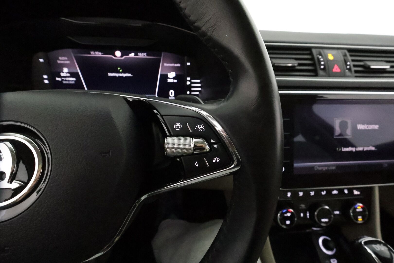 SKODA SUPERB 2021 1.4 TSI PHEV L&K iV DSG *Canton / Panorama / Digimittaristo / Webasto / Koukku / Adapt.vakkari / Ilmastoidut penkit* - Merkkihuollettu / Kahdet renkaat aluvanteilla