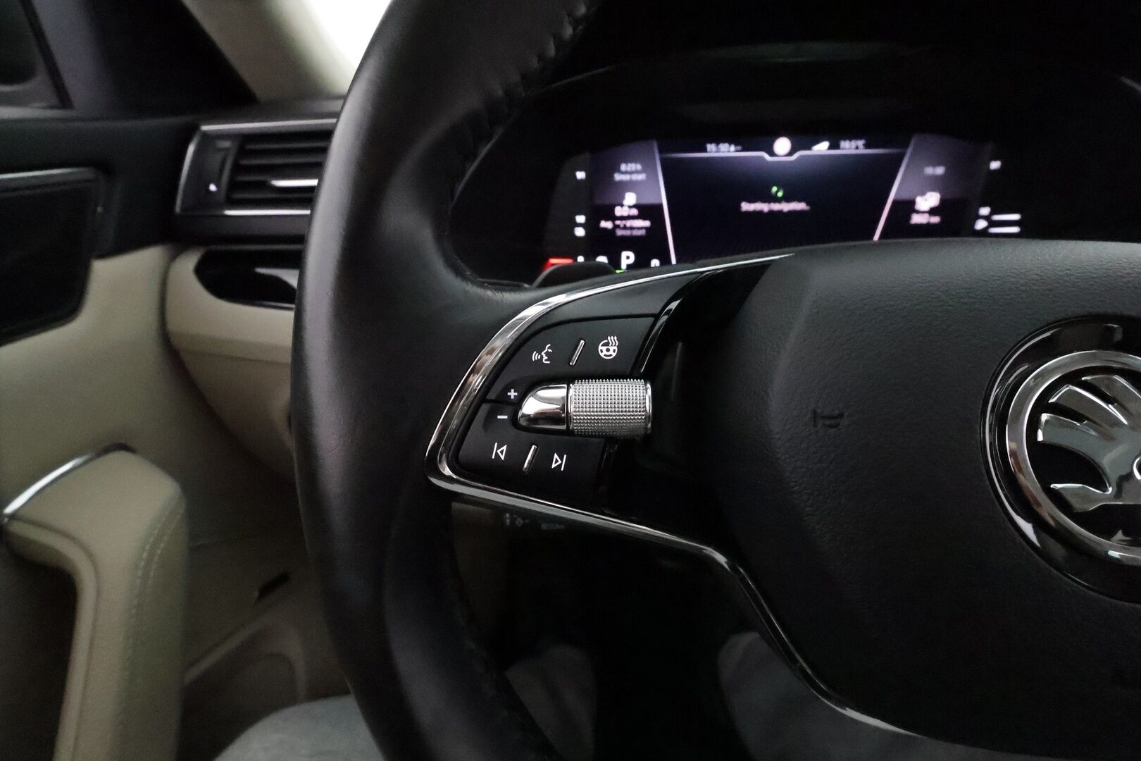 SKODA SUPERB 2021 1.4 TSI PHEV L&K iV DSG *Canton / Panorama / Digimittaristo / Webasto / Koukku / Adapt.vakkari / Ilmastoidut penkit* - Merkkihuollettu / Kahdet renkaat aluvanteilla