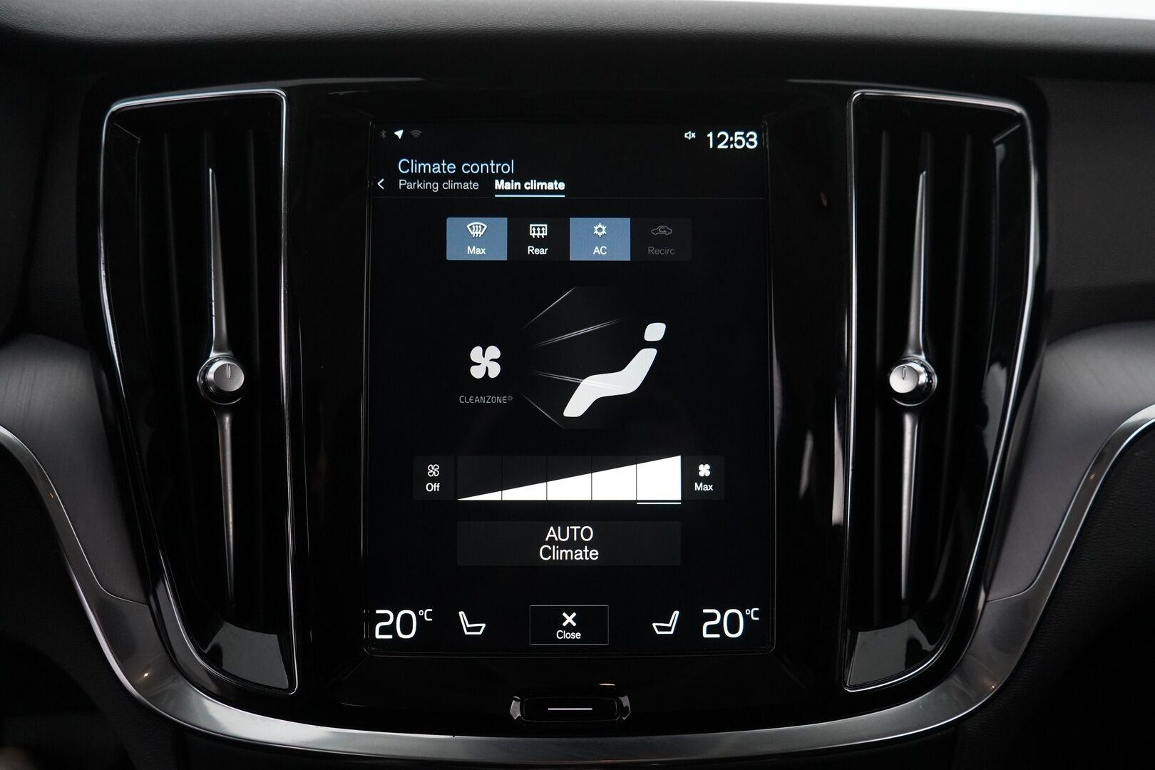 Volvo V60 2020 T6 TwE AWD Momentum aut *ACC / Webasto / Koukku / VOC / Apple&Android* - Juuri huollettu / Juuri tehty jakopää / Kahdet vanteet / Kahdet kaapelit 