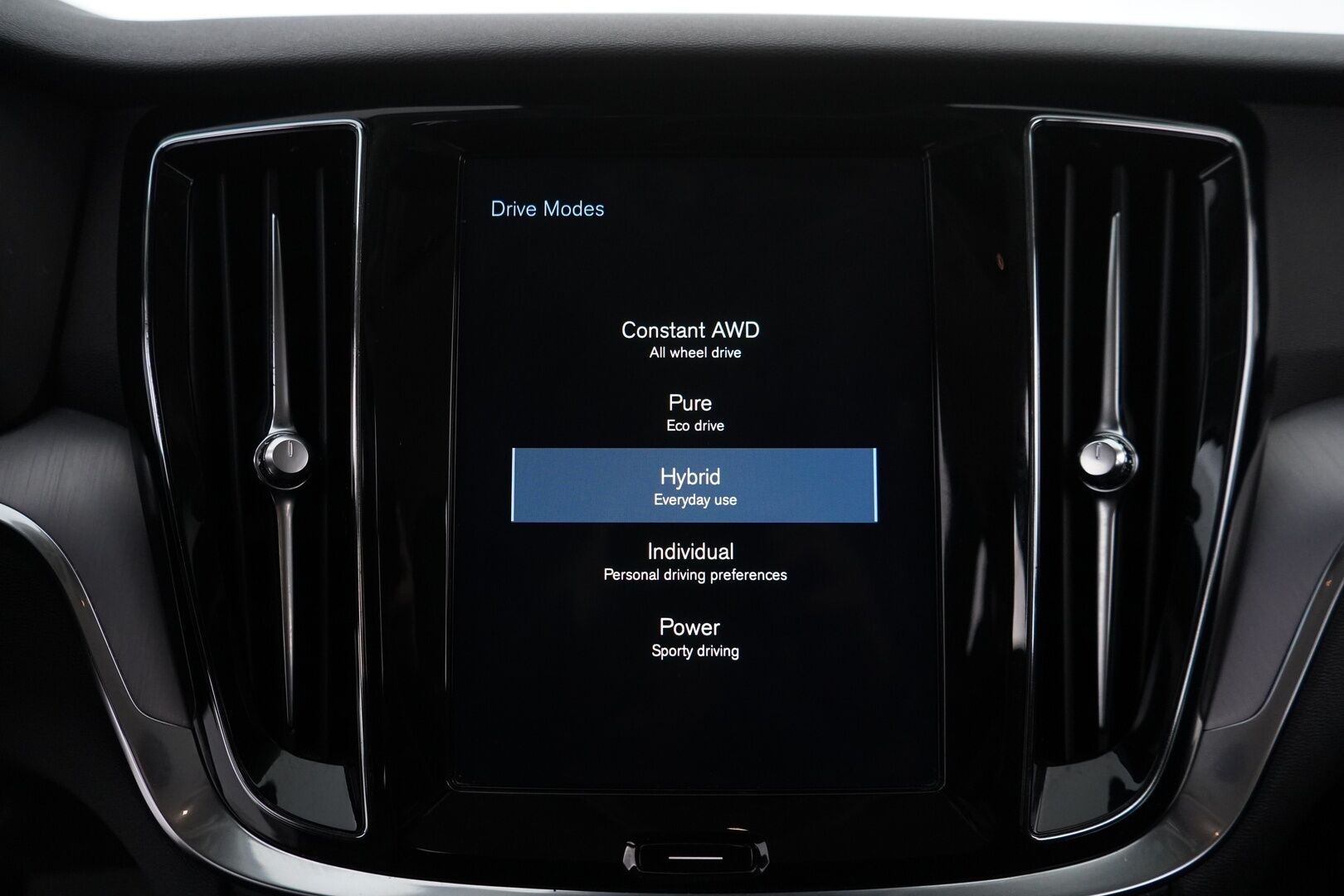 Volvo V60 2020 T6 TwE AWD Momentum aut *ACC / Webasto / Koukku / VOC / Apple&Android* - Juuri huollettu / Juuri tehty jakopää / Kahdet vanteet / Kahdet kaapelit 