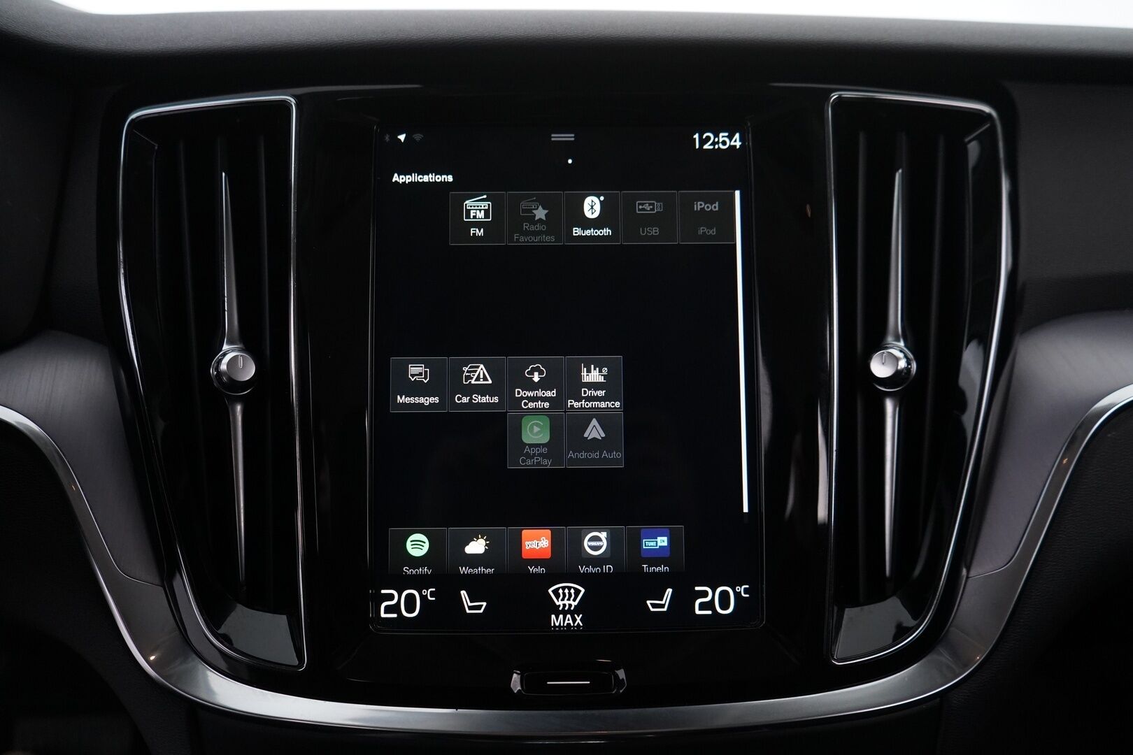 Volvo V60 2020 T6 TwE AWD Momentum aut *ACC / Webasto / Koukku / VOC / Apple&Android* - Juuri huollettu / Juuri tehty jakopää / Kahdet vanteet / Kahdet kaapelit 