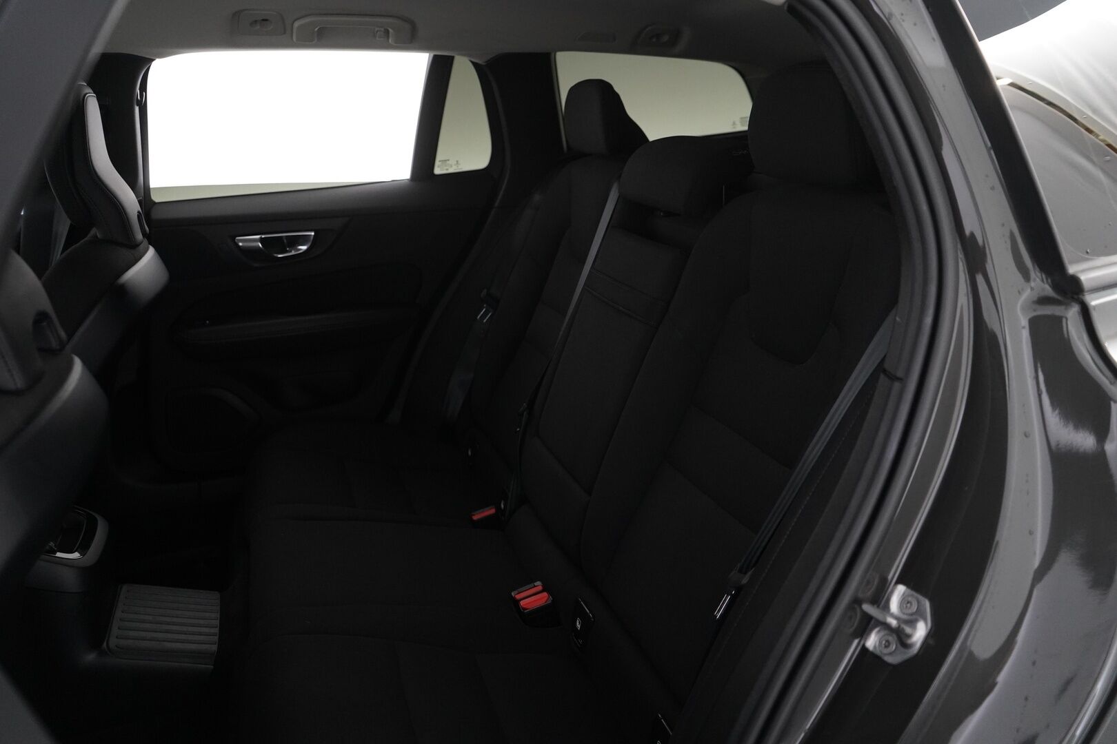 Volvo V60 2020 T6 TwE AWD Momentum aut *ACC / Webasto / Koukku / VOC / Apple&Android* - Juuri huollettu / Juuri tehty jakopää / Kahdet vanteet / Kahdet kaapelit 