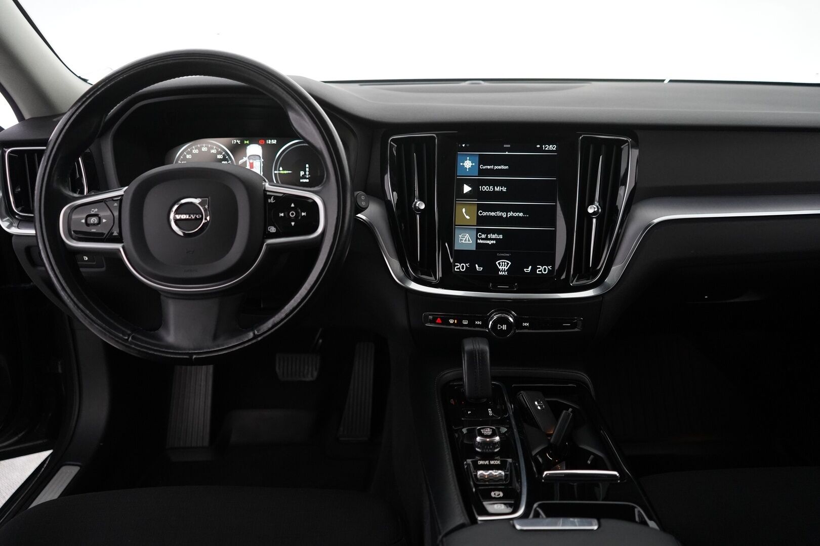 Volvo V60 2020 T6 TwE AWD Momentum aut *ACC / Webasto / Koukku / VOC / Apple&Android* - Juuri huollettu / Juuri tehty jakopää / Kahdet vanteet / Kahdet kaapelit 