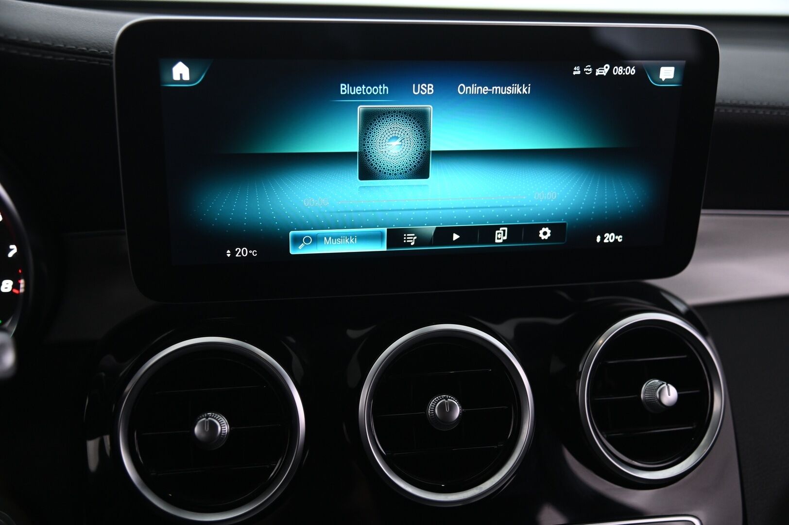 Mercedes-Benz GLC 2020 300 e 4MATIC A Business EQ Power - Merkkihuollettu | Koukku | Kamera | Sporttipenkit | Sähkötoiminen kontti | Appconnect | 2x alut | Navi | Viimeisin huolto tehty 09/2026 ja leimattu 08/2026