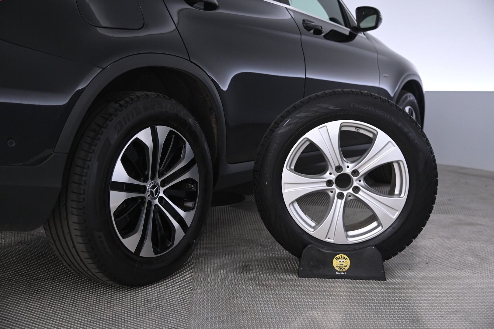 Mercedes-Benz GLC 2020 300 e 4MATIC A Business EQ Power - Merkkihuollettu | Koukku | Kamera | Sporttipenkit | Sähkötoiminen kontti | Appconnect | 2x alut | Navi | Viimeisin huolto tehty 09/2026 ja leimattu 08/2026