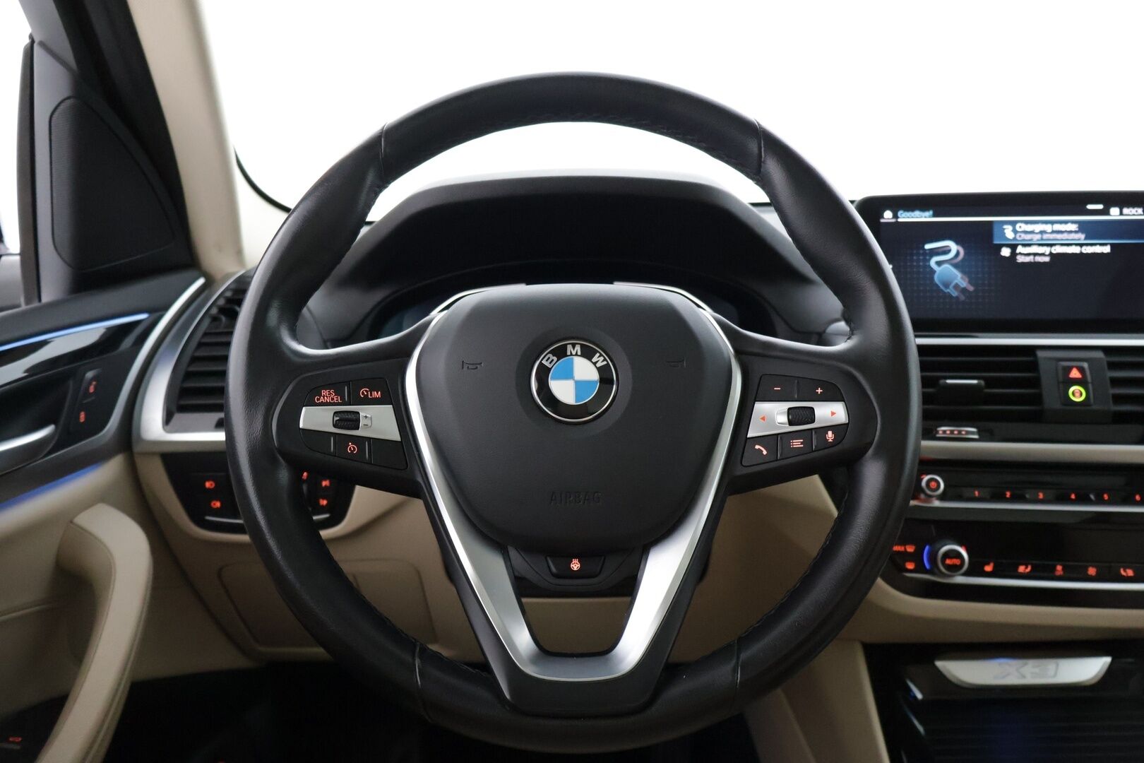 BMW X3 2020 G01 xDrive 30e Charged xLine ** Sporttinahat / Koukku / Panoraama / HIFI / Lisälämmitin ** - 3,99 % KORKOTARJOUS TÄHÄN AUTOON - Ohjauspyörän lämmitin / 2x renkaat ja vanteet / Apple Carplay / Android Auto / Navi 