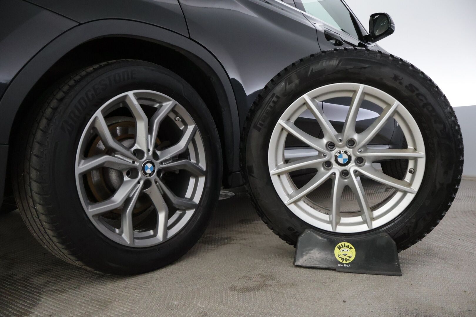 BMW X3 2020 G01 xDrive 30e Charged xLine ** Sporttinahat / Koukku / Panoraama / HIFI / Lisälämmitin ** - 3,99 % KORKOTARJOUS TÄHÄN AUTOON - Ohjauspyörän lämmitin / 2x renkaat ja vanteet / Apple Carplay / Android Auto / Navi 