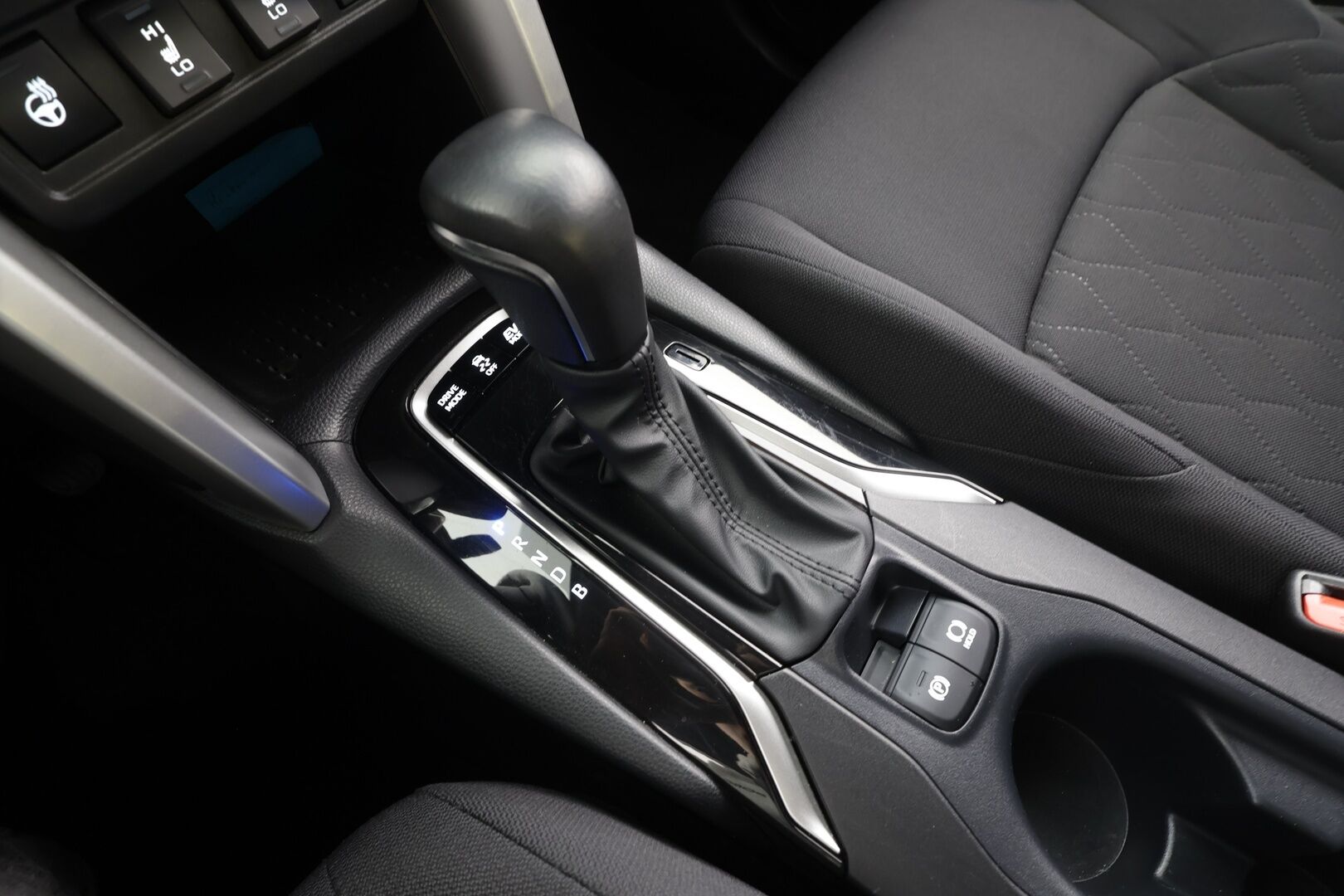 Toyota Corolla Cross 2023 1.8 Hybrid Active - | ACC | Kaistavahti | P.Kamera | Digimittari | Lohko | LED | Ratinlämmitin | Suomi-auto | Kahdet renkaat aluvanteilla | Merkkihuollettu | 