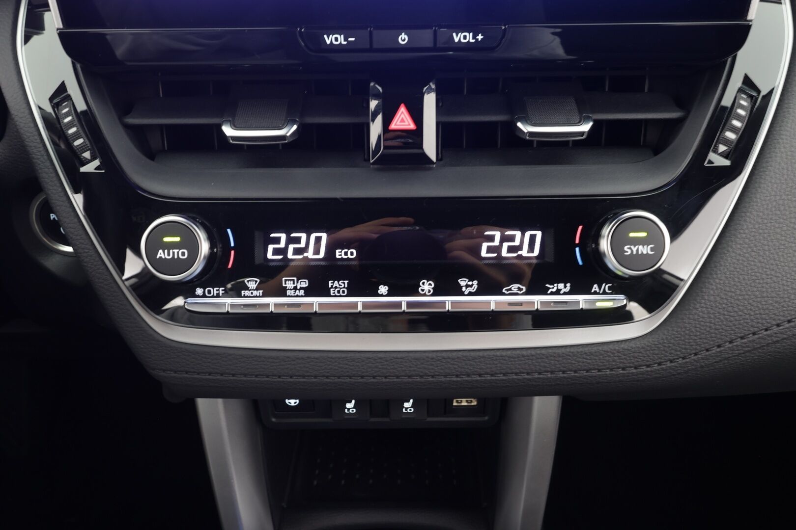 Toyota Corolla Cross 2023 1.8 Hybrid Active - | ACC | Kaistavahti | P.Kamera | Digimittari | Lohko | LED | Ratinlämmitin | Suomi-auto | Kahdet renkaat aluvanteilla | Merkkihuollettu | 