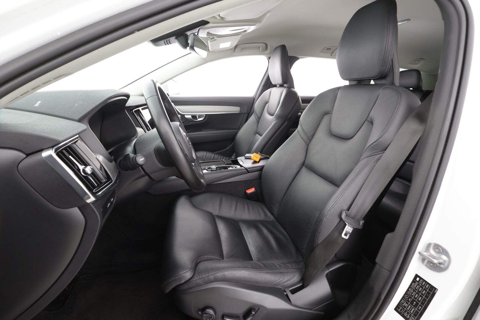 Volvo V90 2024 T6 AWD Long Range Plus Bright aut - 1.Om Suomi-auto | Merkkihuollettu | Kahdet Renkaat | ALV | Pilot Assist | Webasto | LED | Muistipenkit | P.Kamera | Keyless |Sporttipenkit | Apple&Android 