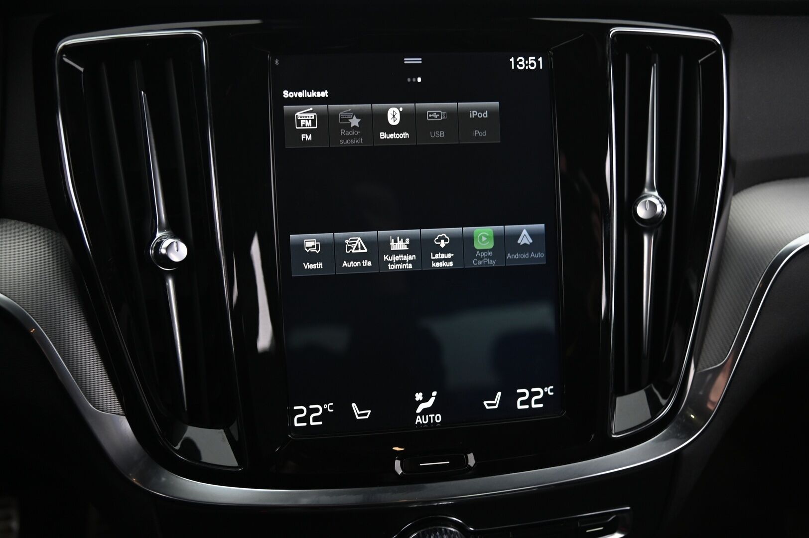 Volvo S60 2020 T8 TwE AWD Business R-Design aut *Webasto / ACC / HUD / 360 kamera / Vetokoukku / Muistipenkki* - Näyttävä S60! / 2x renkaat vanteilla!