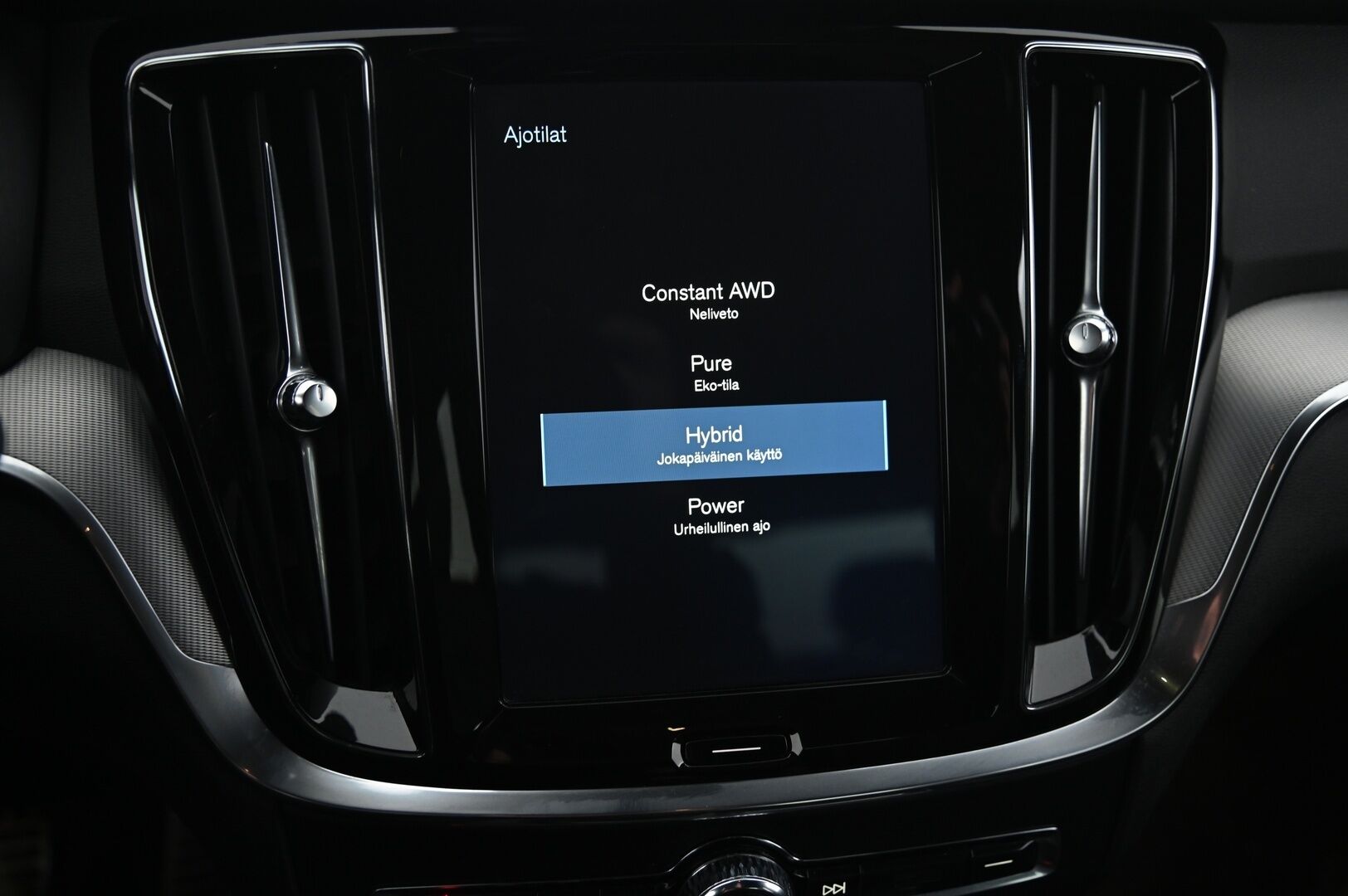 Volvo S60 2020 T8 TwE AWD Business R-Design aut *Webasto / ACC / HUD / 360 kamera / Vetokoukku / Muistipenkki* - Näyttävä S60! / 2x renkaat vanteilla!