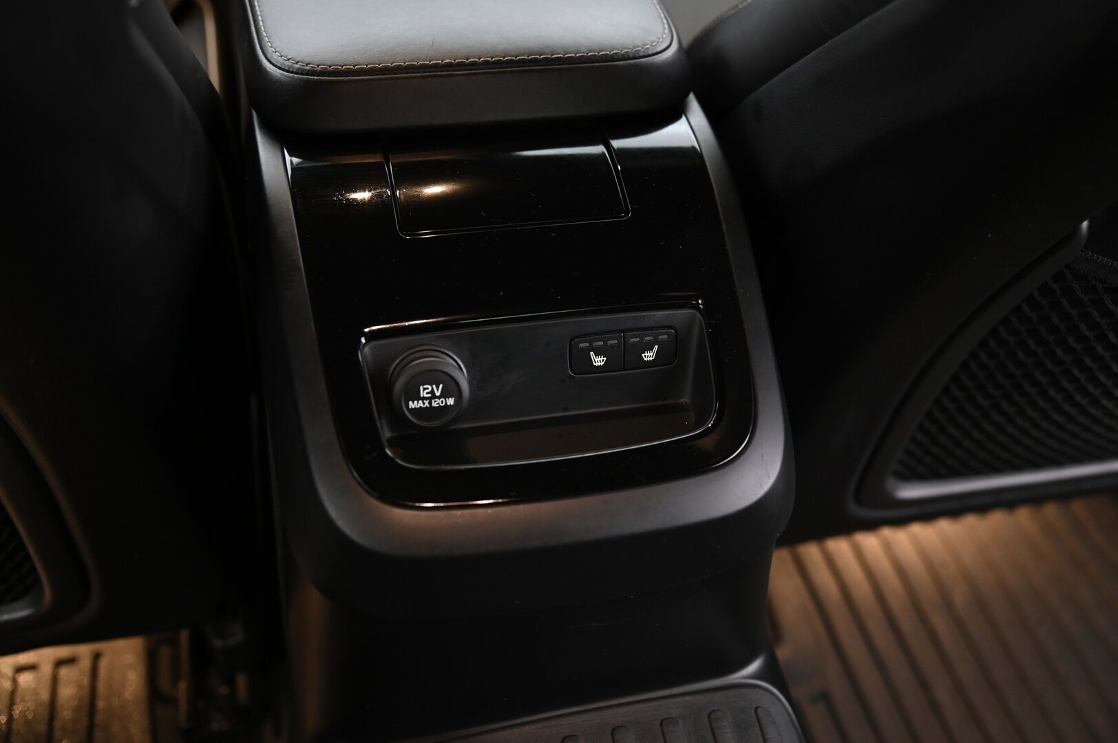 Volvo S60 2020 T8 TwE AWD Business R-Design aut *Webasto / ACC / HUD / 360 kamera / Vetokoukku / Muistipenkki* - Näyttävä S60! / 2x renkaat vanteilla!
