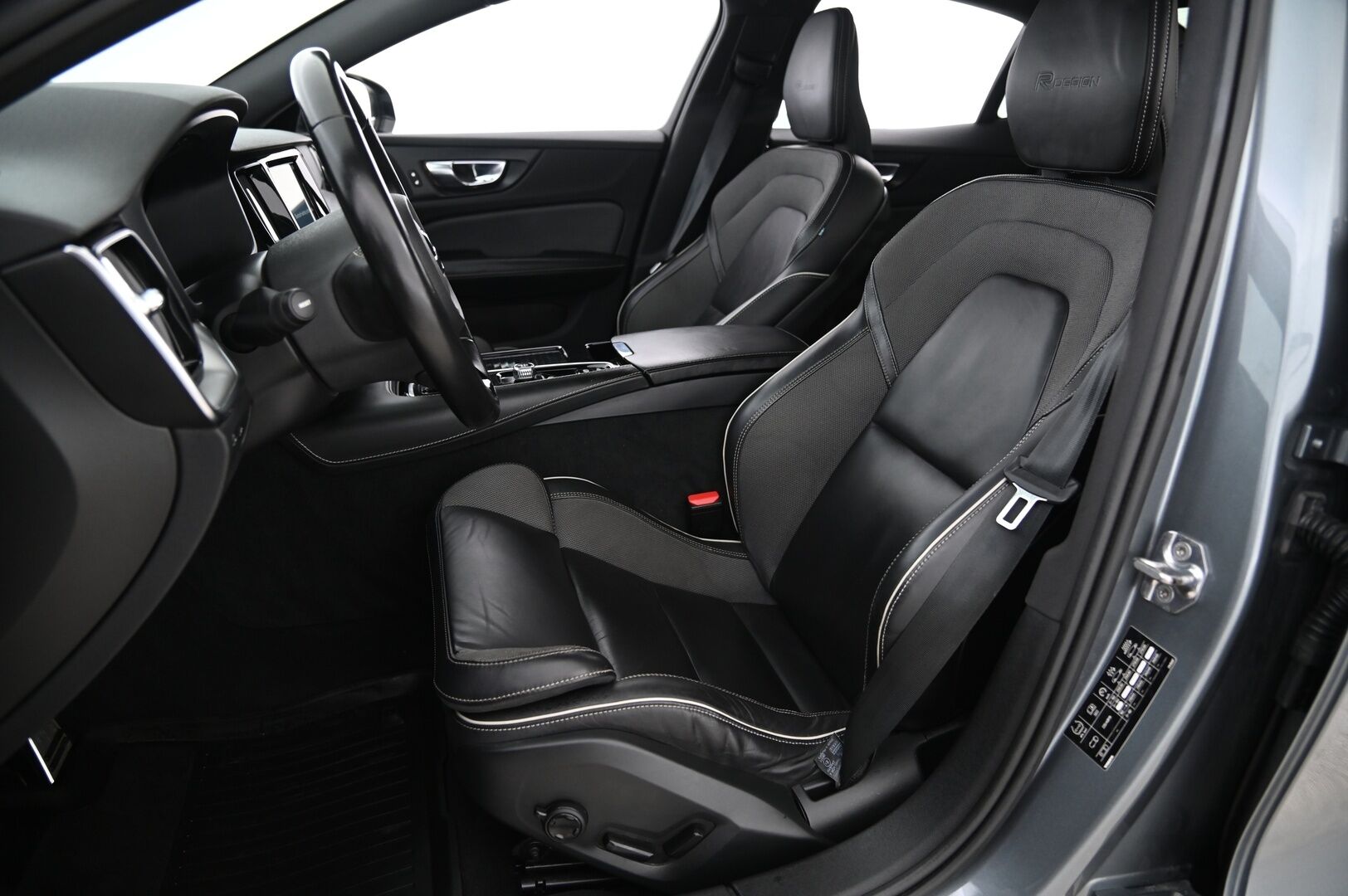 Volvo S60 2020 T8 TwE AWD Business R-Design aut *Webasto / ACC / HUD / 360 kamera / Vetokoukku / Muistipenkki* - Näyttävä S60! / 2x renkaat vanteilla!