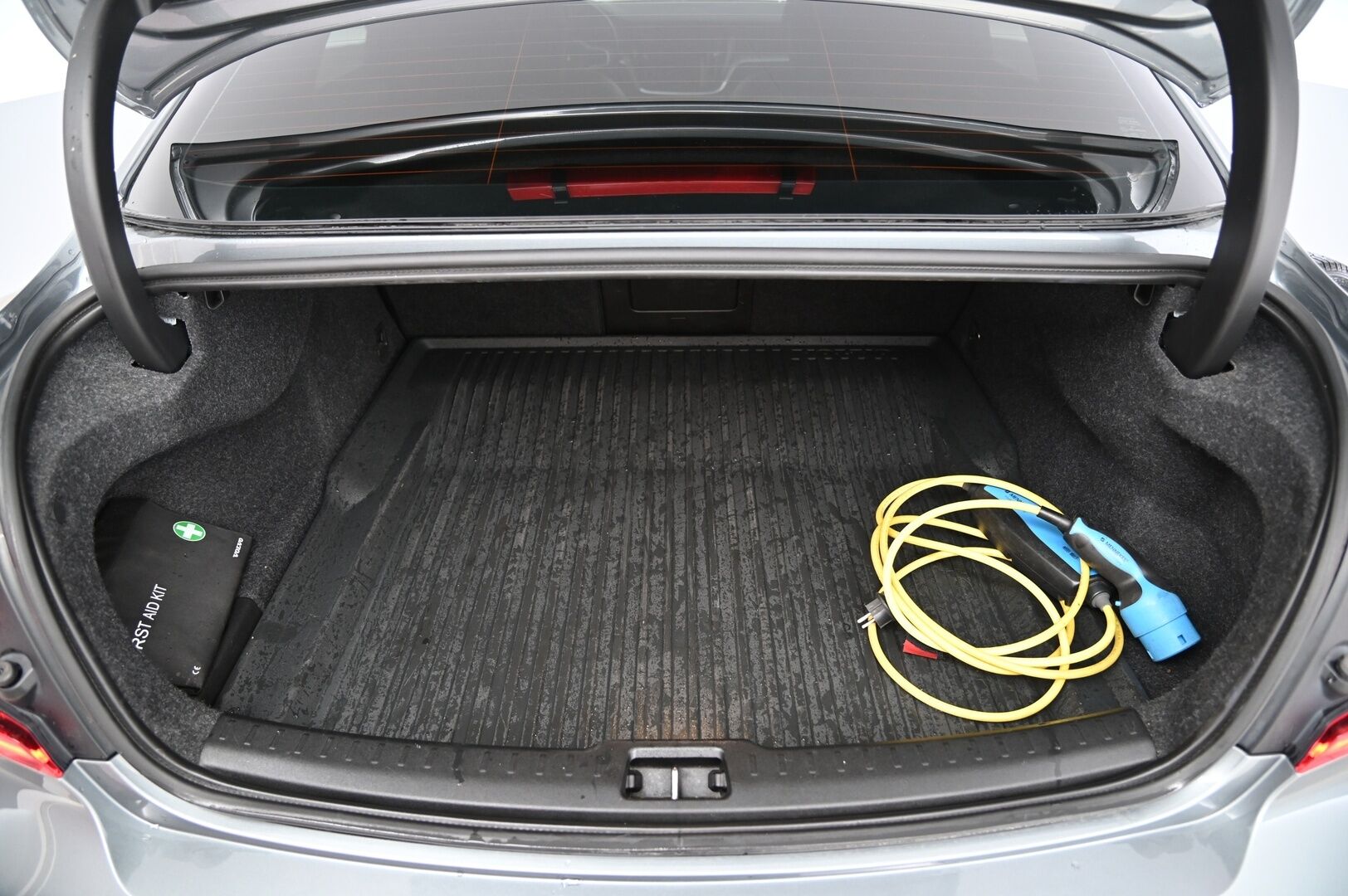 Volvo S60 2020 T8 TwE AWD Business R-Design aut *Webasto / ACC / HUD / 360 kamera / Vetokoukku / Muistipenkki* - Näyttävä S60! / 2x renkaat vanteilla!