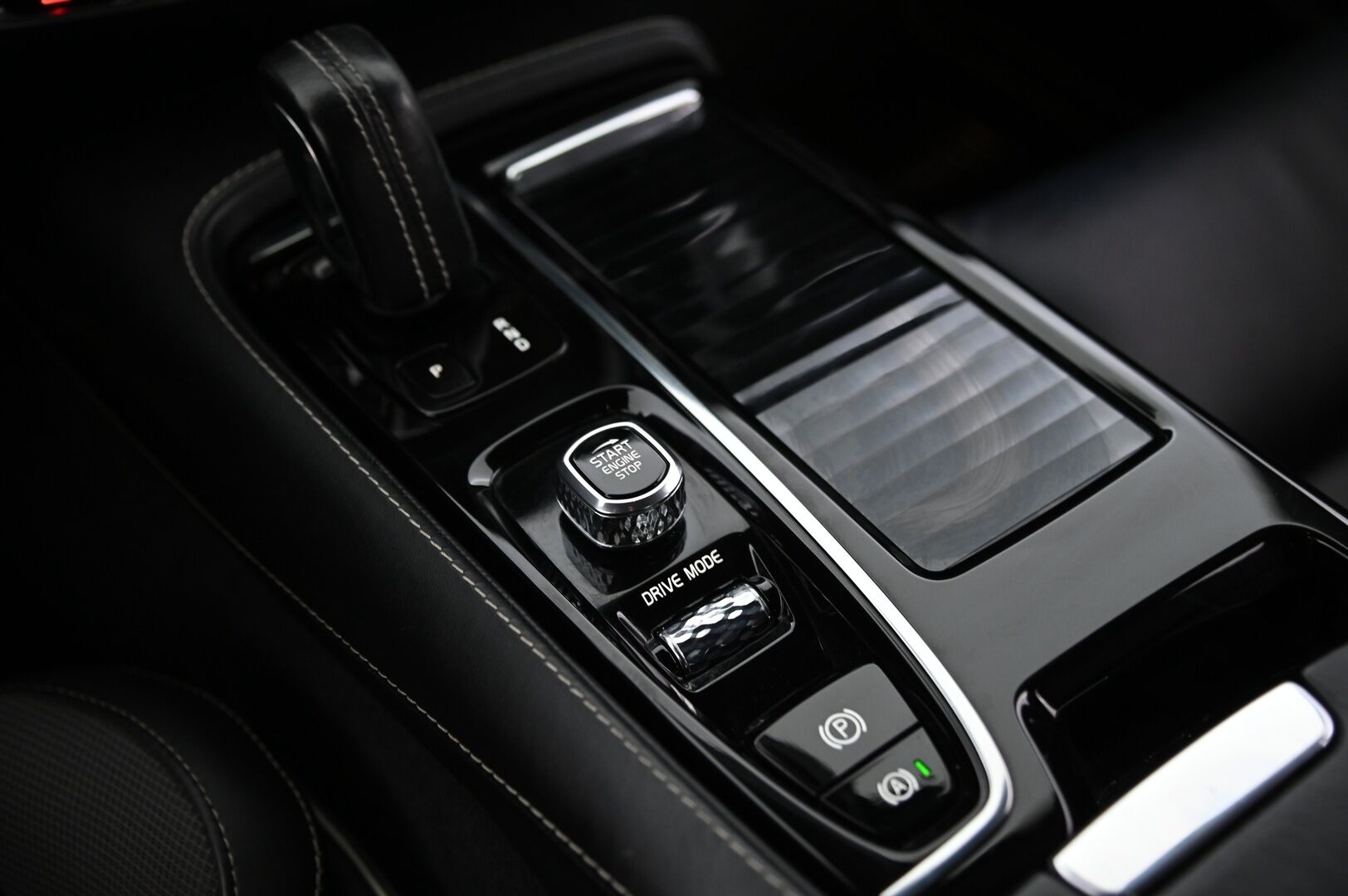 Volvo S60 2020 T8 TwE AWD Business R-Design aut *Webasto / ACC / HUD / 360 kamera / Vetokoukku / Muistipenkki* - Näyttävä S60! / 2x renkaat vanteilla!