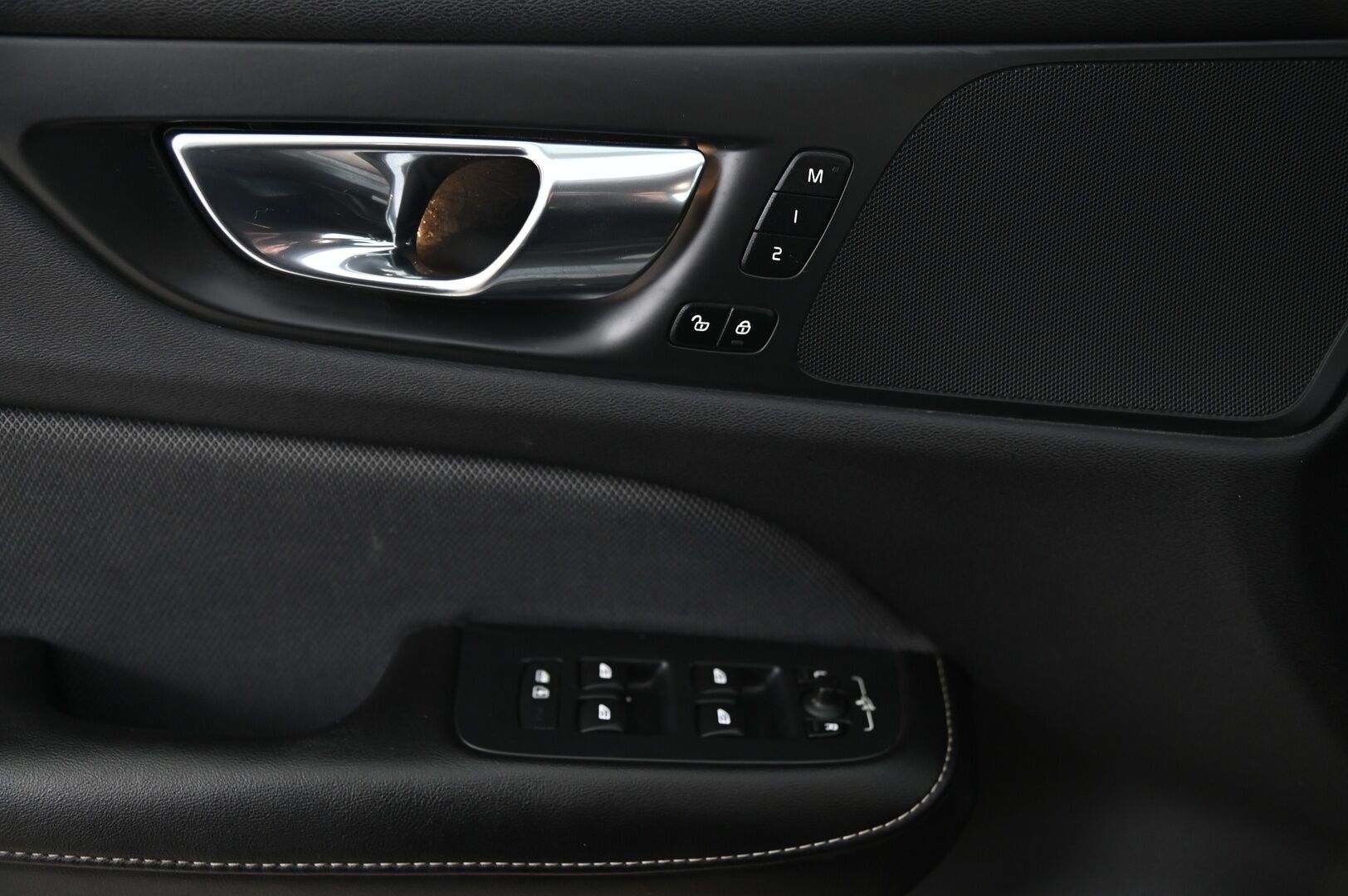 Volvo S60 2020 T8 TwE AWD Business R-Design aut *Webasto / ACC / HUD / 360 kamera / Vetokoukku / Muistipenkki* - Näyttävä S60! / 2x renkaat vanteilla!