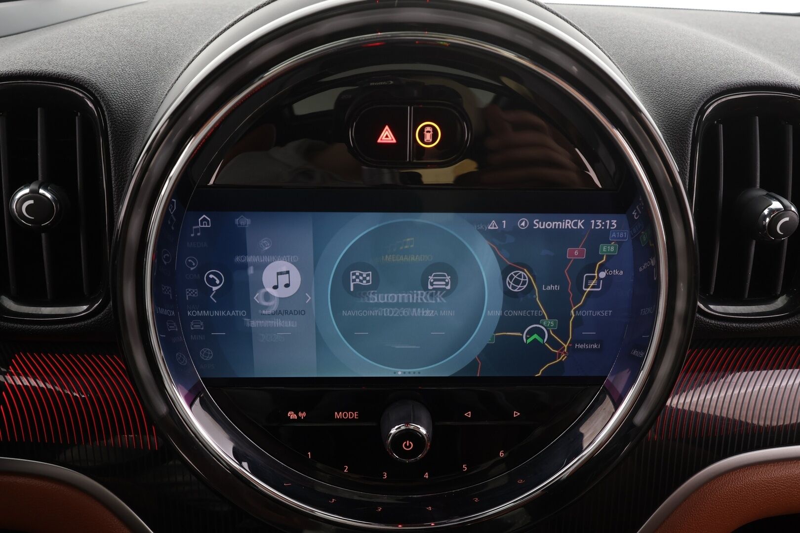 Mini Countryman 2023 Cooper SE ALL4 A Maximise * ACC / Muistipenkki / Harman/Kardon / P.Kamera / Navi / HUD / Panoraama * - Kahdet renkaat / Merkkihuollettu / Koti & Kauppalaturi