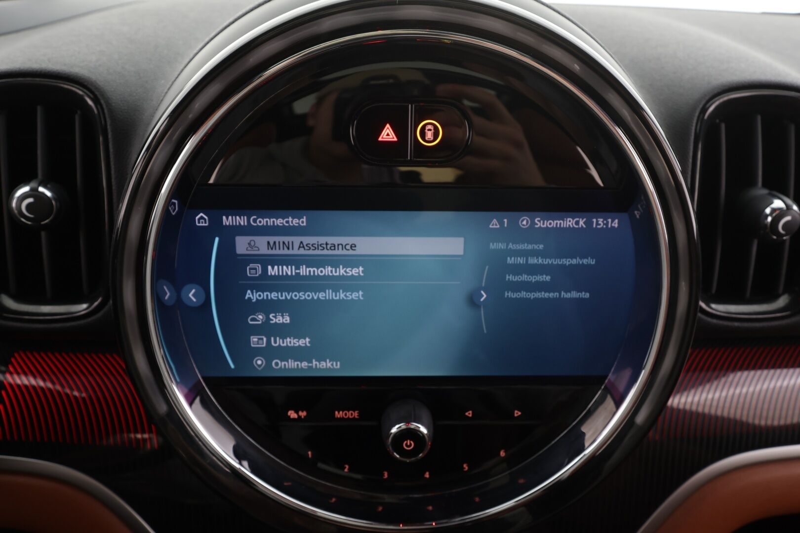 Mini Countryman 2023 Cooper SE ALL4 A Maximise * ACC / Muistipenkki / Harman/Kardon / P.Kamera / Navi / HUD / Panoraama * - Kahdet renkaat / Merkkihuollettu / Koti & Kauppalaturi