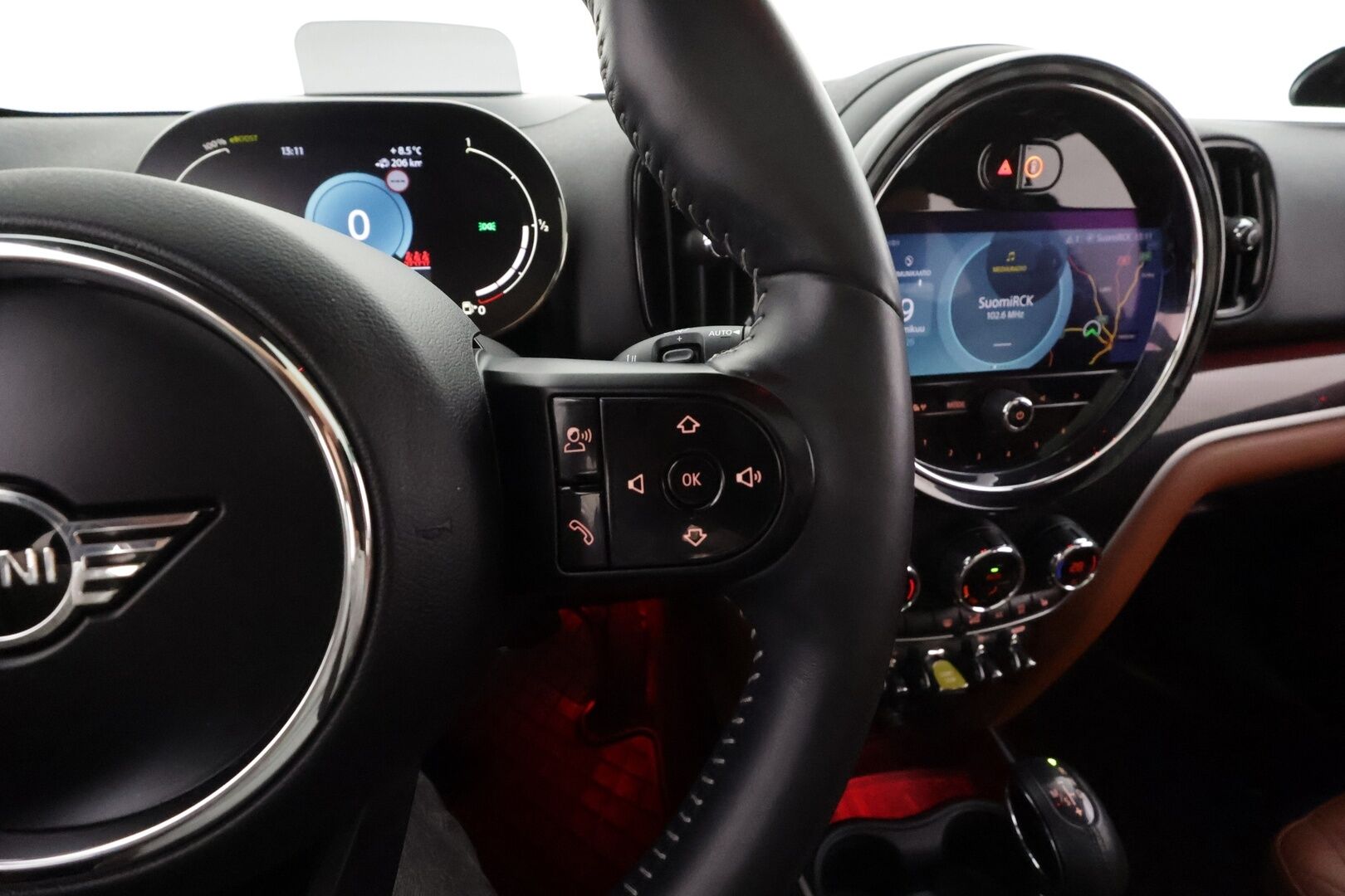 Mini Countryman 2023 Cooper SE ALL4 A Maximise * ACC / Muistipenkki / Harman/Kardon / P.Kamera / Navi / HUD / Panoraama * - Kahdet renkaat / Merkkihuollettu / Koti & Kauppalaturi