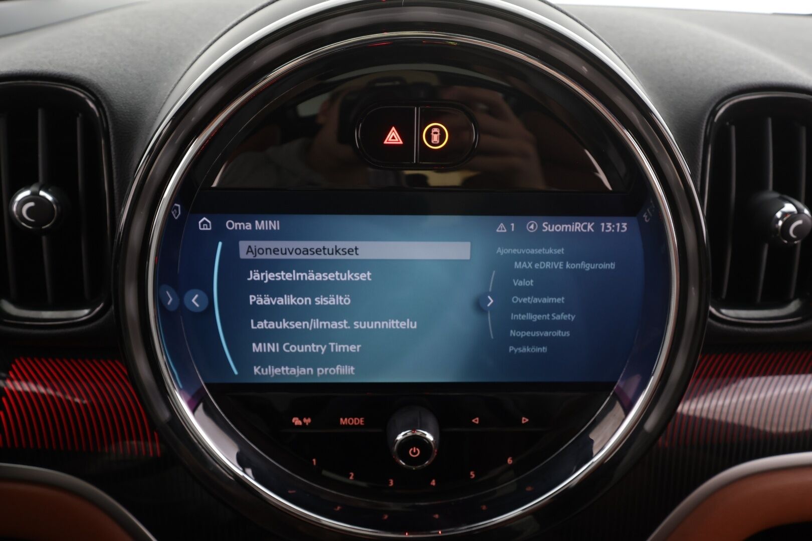 Mini Countryman 2023 Cooper SE ALL4 A Maximise * ACC / Muistipenkki / Harman/Kardon / P.Kamera / Navi / HUD / Panoraama * - Kahdet renkaat / Merkkihuollettu / Koti & Kauppalaturi