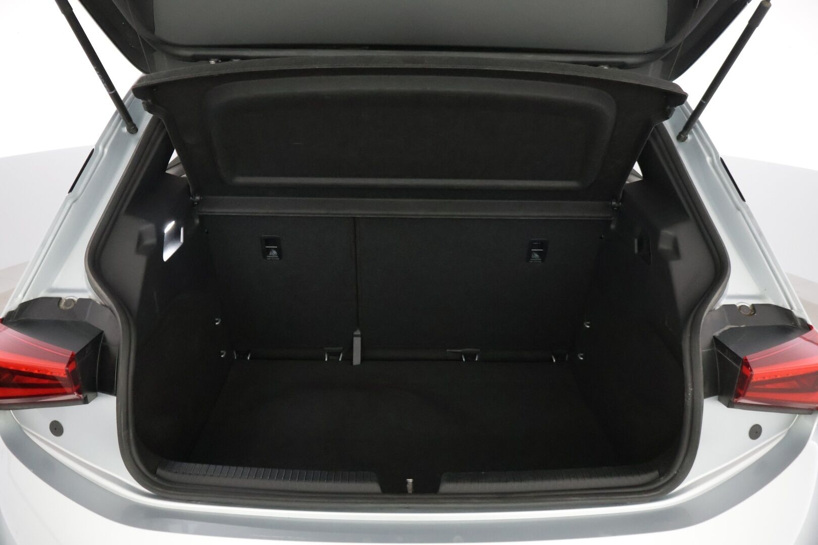 CUPRA Born 2023 e-Boost 170 kW 58 kWh ** ACC / HUD / Kamera / Esi-ilmastointi - ** Kahdet renkaat vanteilla / Juuri saapunut **