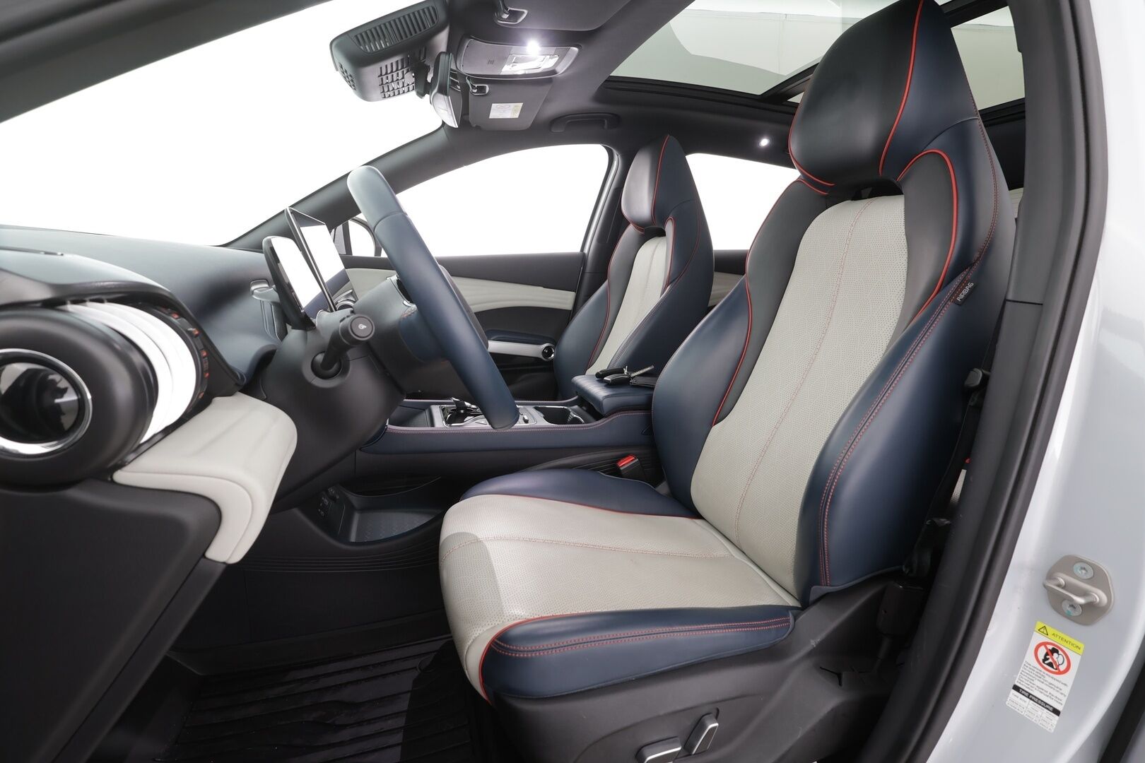 BYD Atto 3 2022 Design - | ACC | ILP | Sähköpenkit | Panorama | 360° | Nahkasisusta | LED | BSM | Lane Assist | RCTA | Ambient | Keyless | 2x renkaat aluin | 