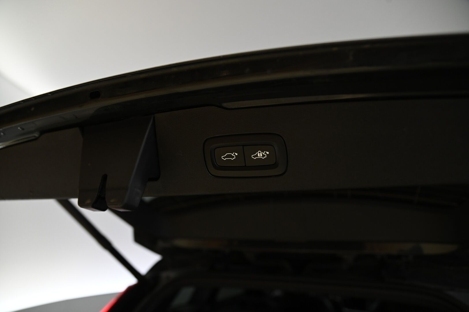 Volvo V60 2020 T8 TwE AWD Business R-Design aut **Adapt. vakkari / Webasto / Navi / VOC / BLIS / LED / P.kamera / Koukku * - Upea väri / Hyvin huollettu / Katso varusteet!