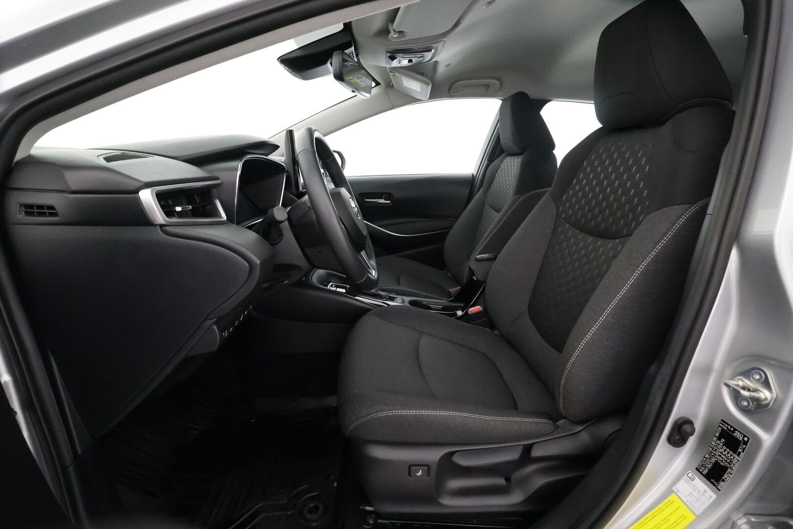 Toyota Corolla 2023 Sedan 1,8 Hybrid Launch Edition - | ACC | Digimittaristo | P.kamera | LDA | PDA | RSA | Navi | Apple & Android | LED | Lämm. ratti | Keyless | Lohko+sisälämmitin | Merkkihuollot |