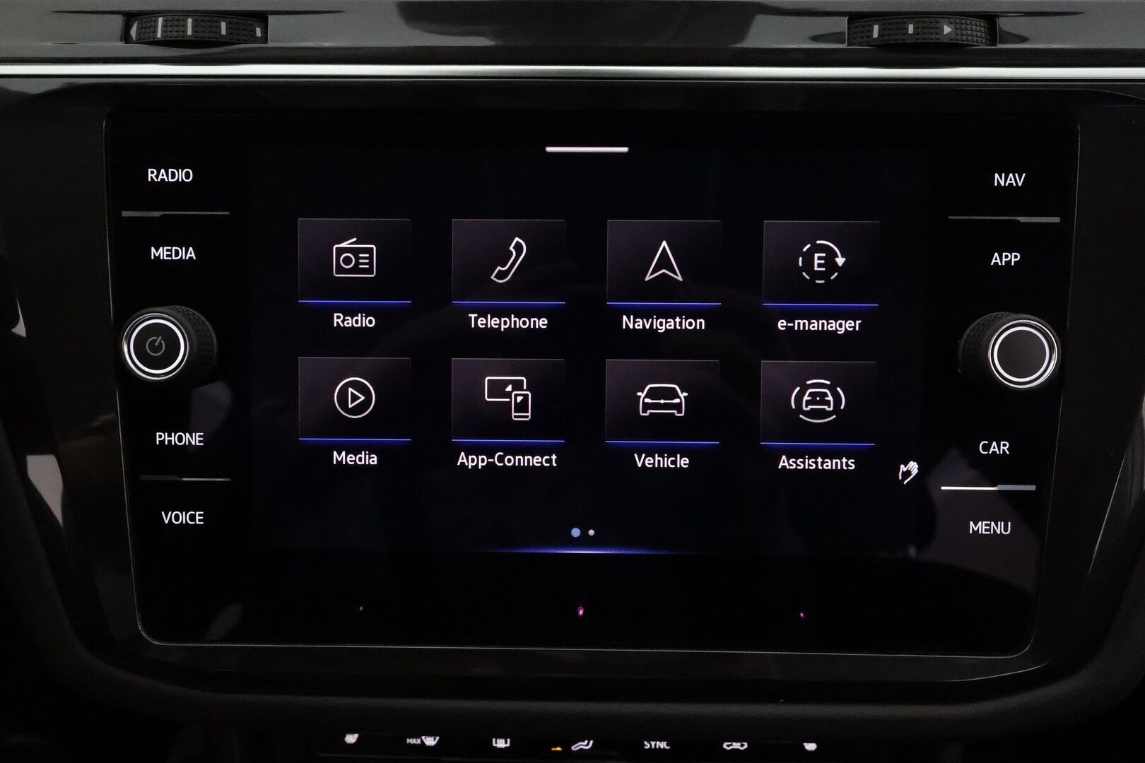 Volkswagen Tiguan 2024 Style Business eHybrid 180 kW DSG *Matrix LED / ACC / Vetokoukku / Keyless / Kamera* - 3,99 % KORKOTARJOUS TÄHÄN AUTOON - SoH 100% / 1. Omisteinen / Suomi-Auto / Kahdet Vanteet