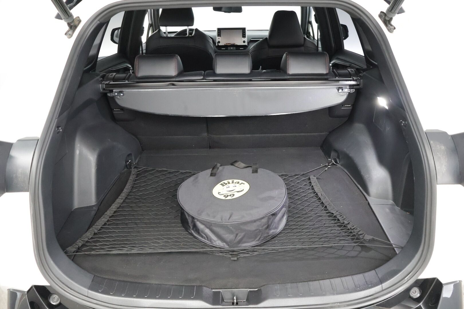 Toyota RAV4 2022 TOYOTA RAV4 Farmari (AC) 4ov 2487cm3 * Adap.vakkari / Vetokoukku / Ratinlämmitin / Peruutuskamera / Nahkasisusta / Sähköluukku * - 3,99 % KORKOTARJOUS TÄHÄN AUTOON 31.8. ASTI! - * Merkkiliikkeen huoltohistoria / Huippusiisti / Hyvä varustelutaso / 2x renkailla ja latauspiuhoilla*