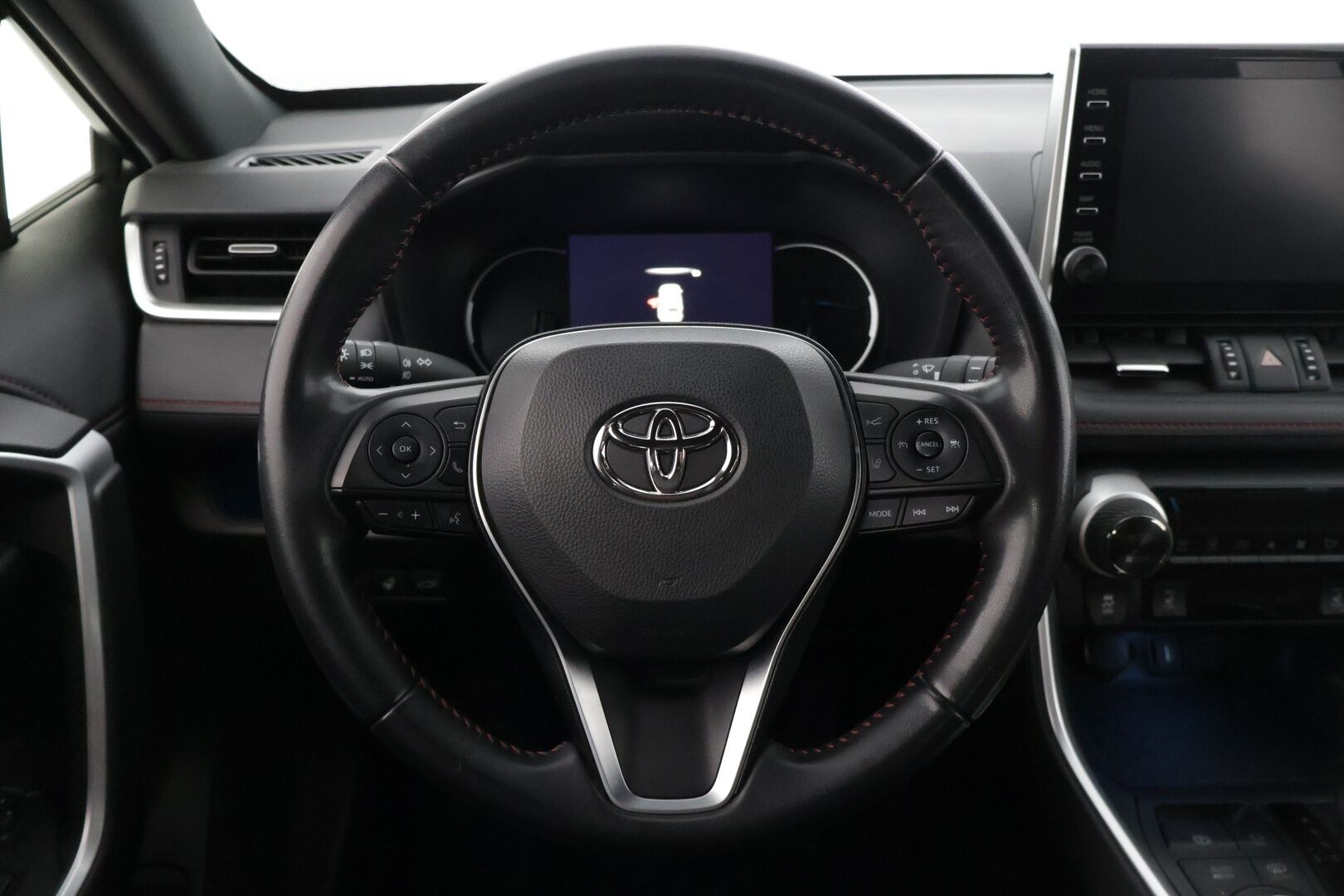 Toyota RAV4 2022 TOYOTA RAV4 Farmari (AC) 4ov 2487cm3 * Adap.vakkari / Vetokoukku / Ratinlämmitin / Peruutuskamera / Nahkasisusta / Sähköluukku * - 3,99 % KORKOTARJOUS TÄHÄN AUTOON 31.8. ASTI! - * Merkkiliikkeen huoltohistoria / Huippusiisti / Hyvä varustelutaso / 2x renkailla ja latauspiuhoilla*