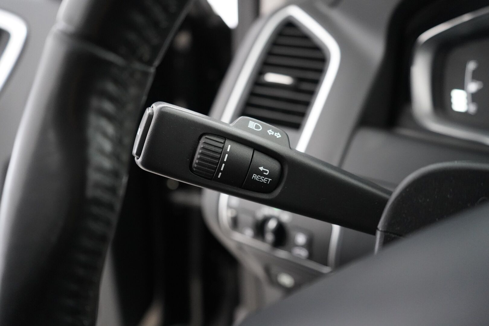 Volvo XC60 2016 D4 AWD Summum aut - Nahat | Webasto | Koukku | Panorama | Muistipenkit | Bluetooth | Ratinlämmitin | Tutkat | Digimittaristo | Juuri katsastettu | Kahdet renkaat | Hihna vaihdettu 134tkm | Viimeisin huolto 166tkm 