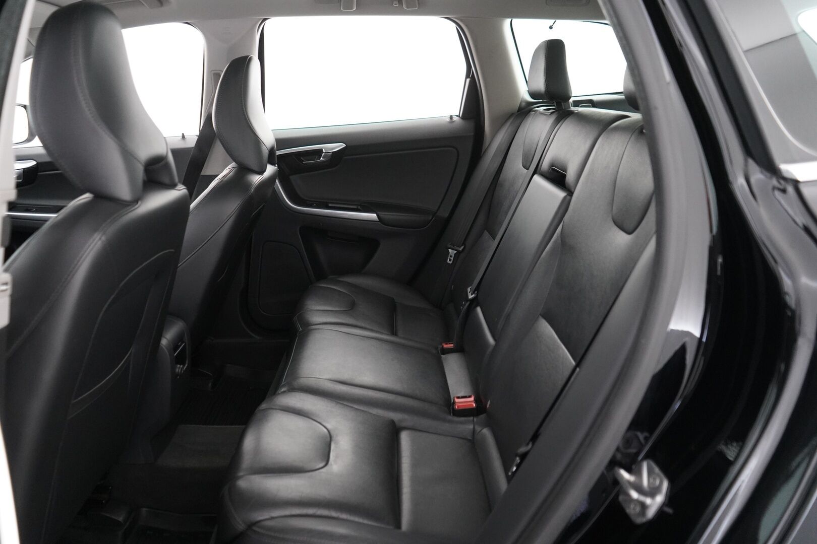 Volvo XC60 2016 D4 AWD Summum aut - Nahat | Webasto | Koukku | Panorama | Muistipenkit | Bluetooth | Ratinlämmitin | Tutkat | Digimittaristo | Juuri katsastettu | Kahdet renkaat | Hihna vaihdettu 134tkm | Viimeisin huolto 166tkm 