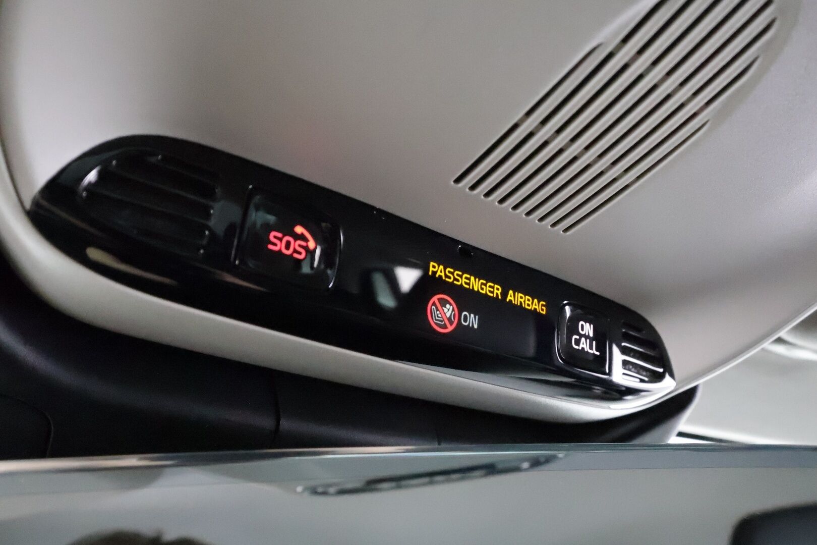 Volvo S60 2021 T8 TwE AWD Business Inscription aut * ACC / P.kamera / Muistipenkki / Webasto / Koukku / LED / Navi * - Nokian Nastarenkaat / Hiljattain Huollettu / Siistikuntoinen / Carplay / 2x Volvo Alut!